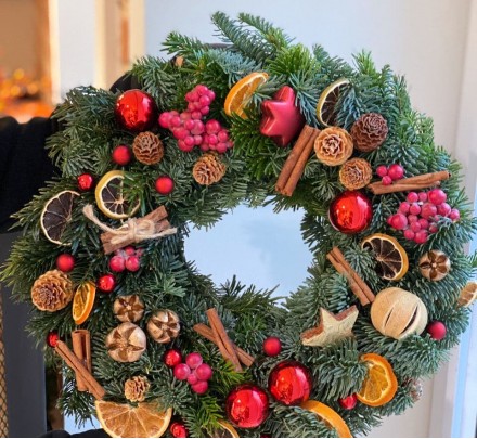 New Year's wreath from live needles №15